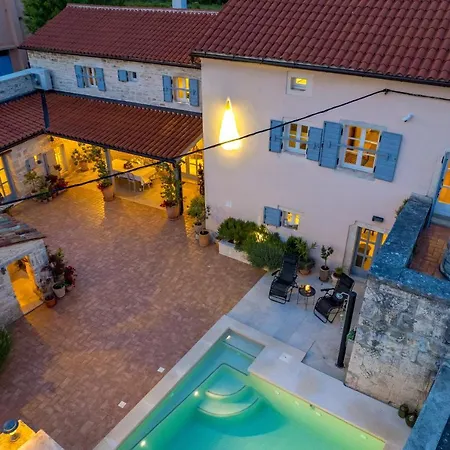 Folirantica Villa *